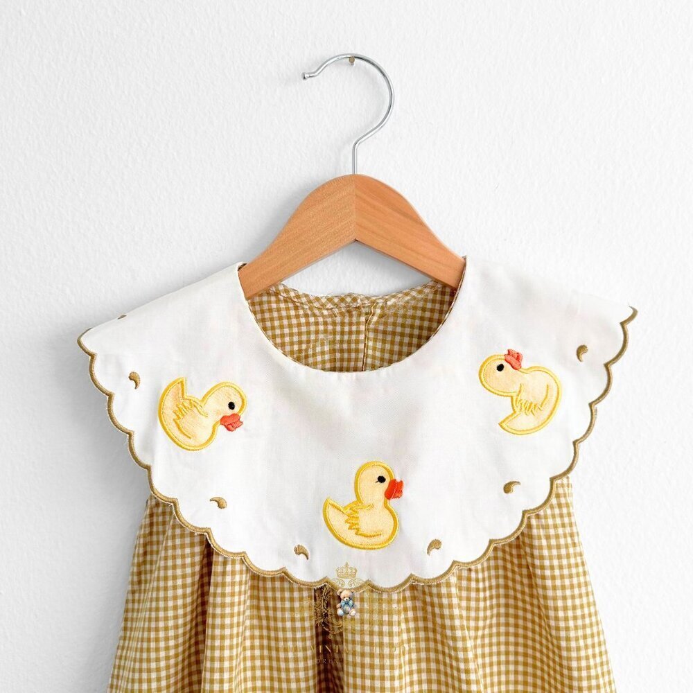 NWT Pretty Girls Embroidered Bib Collar Dress Gingham & Cute Yellow Ducky 6Y - Picture 3 of 3